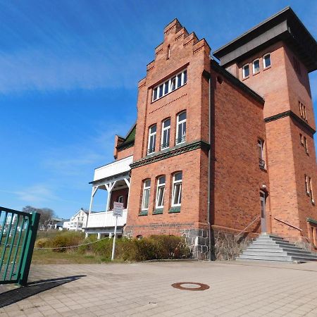 Seelotsenstation Sassnitz Mit Hafenblick By Unsere Urlaubszeit Exterior foto