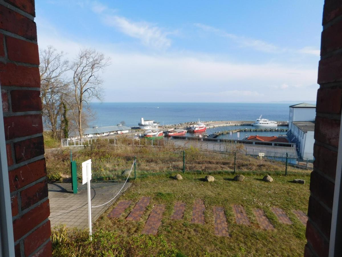 Seelotsenstation Sassnitz Mit Hafenblick By Unsere Urlaubszeit Exterior foto